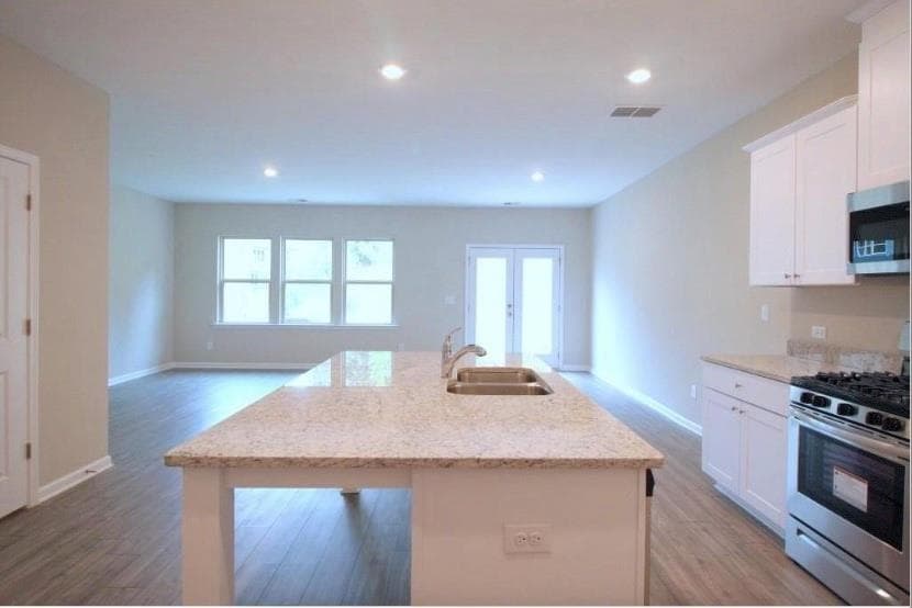 3 bedroom, 3 bathroom, 1,882 sq ft townhouse for rent at 6148 Lanier Harbor Landing, Buford, GA 30518 for $2,600 a month — photo 4