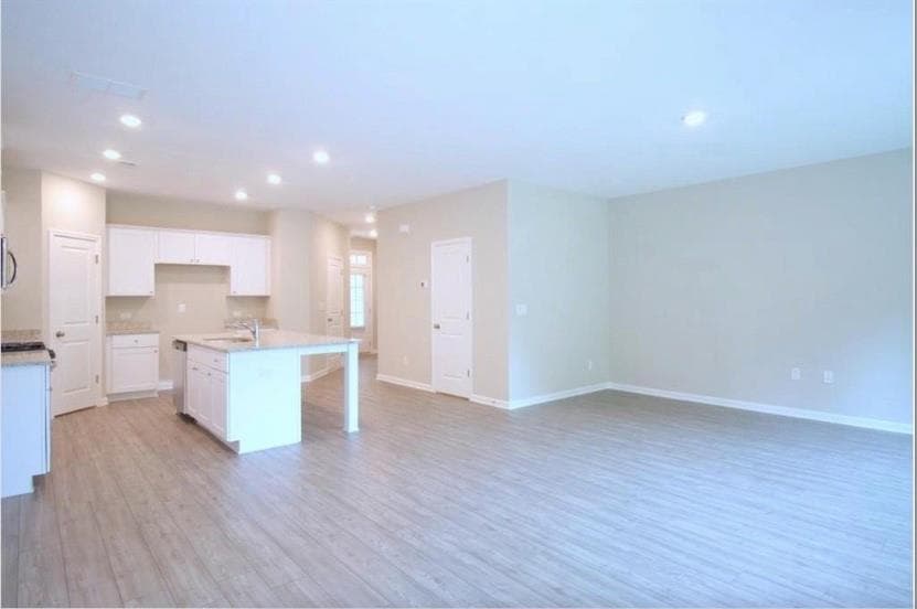 3 bedroom, 3 bathroom, 1,882 sq ft townhouse for rent at 6148 Lanier Harbor Landing, Buford, GA 30518 for $2,600 a month — photo 6
