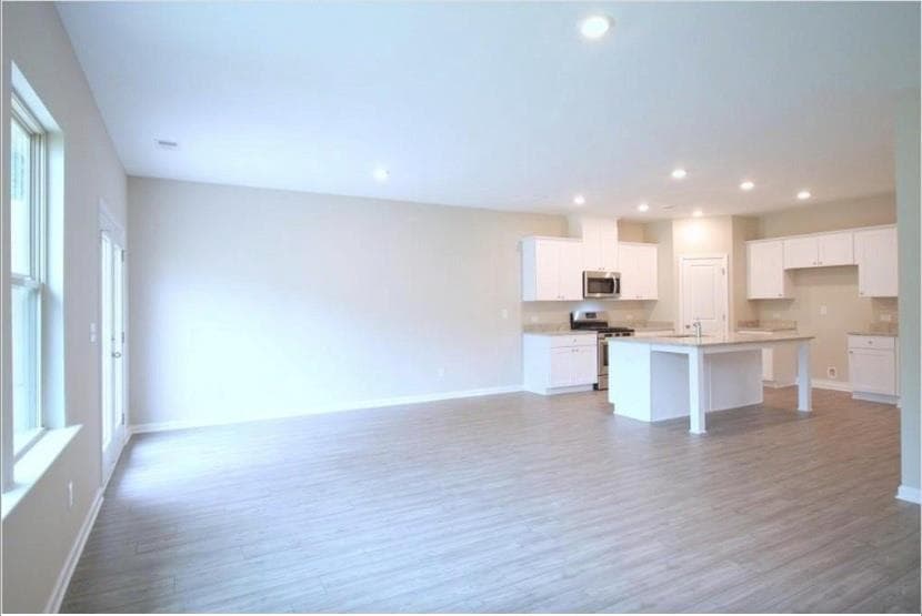 3 bedroom, 3 bathroom, 1,882 sq ft townhouse for rent at 6148 Lanier Harbor Landing, Buford, GA 30518 for $2,600 a month — photo 7