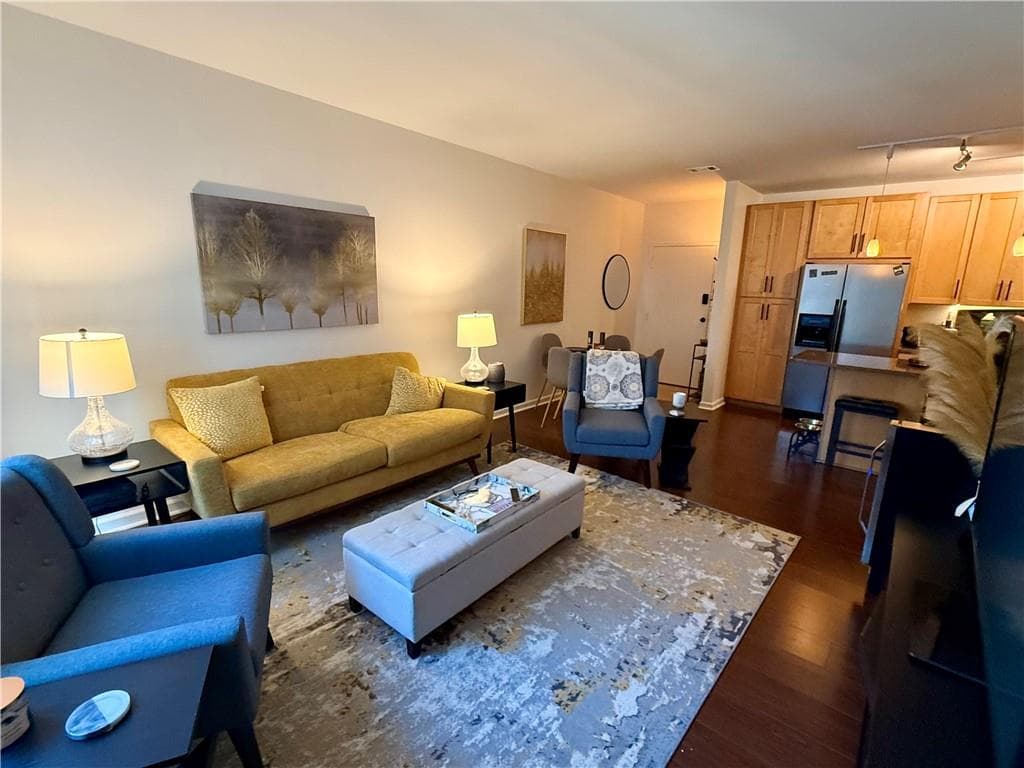 2 bedroom, 2 bathroom, 999 sq ft condominium for sale at 1421 Peachtree Street 311, Atlanta, GA 30309 — photo 4
