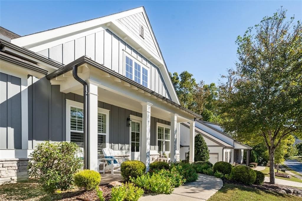3 bedroom, 3 bathroom, 2,719 sq ft single family residence for sale at 125 Waverly Drive, Alpharetta, GA 30004 — photo 4