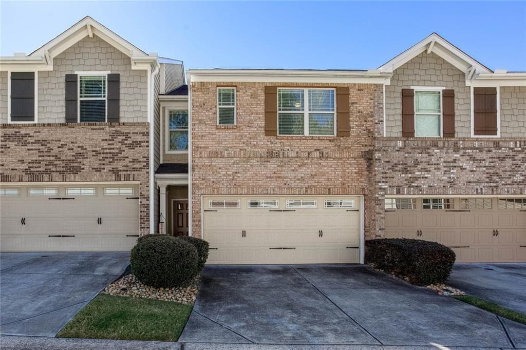 3 bedroom, 3 bathroom, 1,776 sq ft townhouse for sale at 231 Bobbie Way, Woodstock, GA 30189
