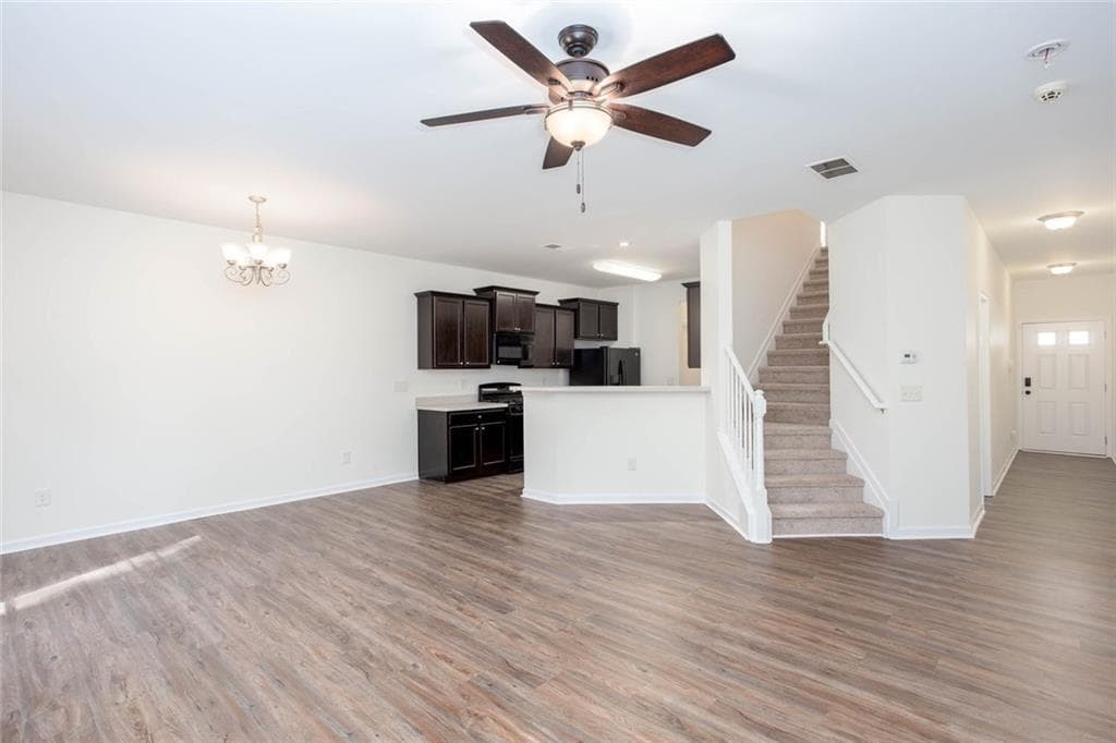 3 bedroom, 3 bathroom, 1,776 sq ft townhouse for sale at 231 Bobbie Way, Woodstock, GA 30189 — photo 3