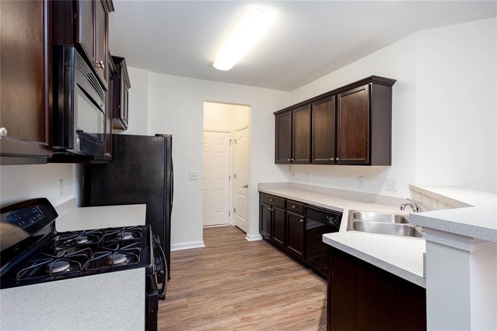 3 bedroom, 3 bathroom, 1,776 sq ft townhouse for sale at 231 Bobbie Way, Woodstock, GA 30189 — photo 4