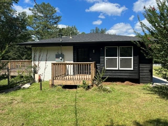 3 bedroom, 2 bathroom, 2,205 sq ft single family residence for sale at 415 Crabapple Road Road, Fayetteville, GA 30215 — photo 2