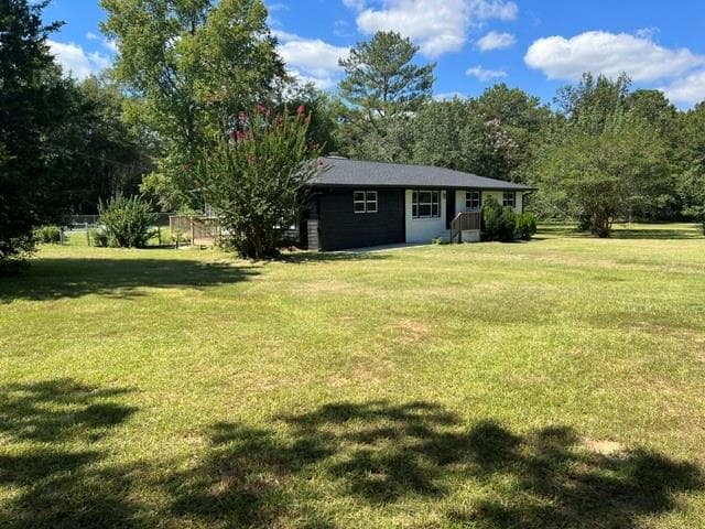 3 bedroom, 2 bathroom, 2,205 sq ft single family residence for sale at 415 Crabapple Road Road, Fayetteville, GA 30215 — photo 5