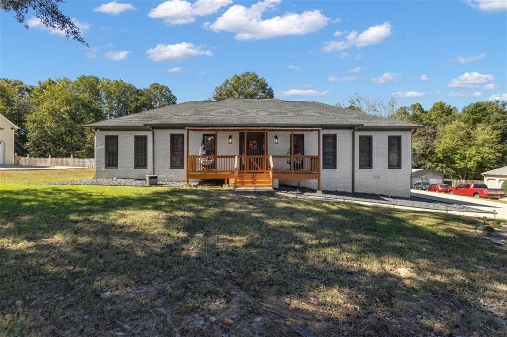 3 bedroom, 3 bathroom, 2,304 sq ft single family residence for sale at 7727 Hartford Court, Jonesboro, GA 30236 — photo 5