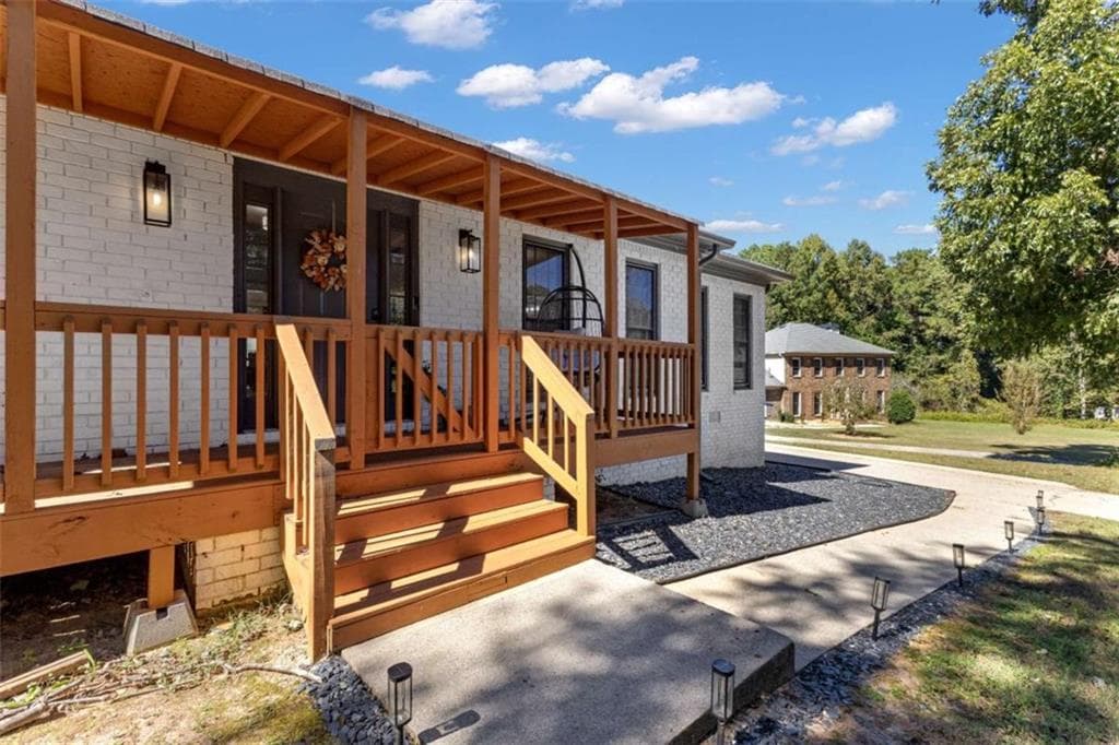 3 bedroom, 3 bathroom, 2,304 sq ft single family residence for sale at 7727 Hartford Court, Jonesboro, GA 30236 — photo 6