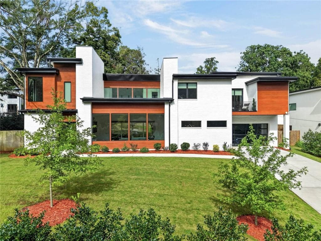 5 bedroom, 5 bathroom, 3,316 sq ft single family residence for rent at 1192 Bernadette Lane, Atlanta, GA 30329 for $6,500 a month — photo 2
