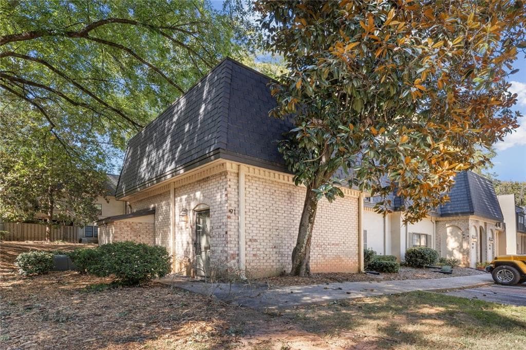 1 bedroom, 2 bathroom, 753 sq ft single family residence for rent at 91 Verlaine Place, Atlanta, GA 30327 for $1,950 a month — photo 1 of 18