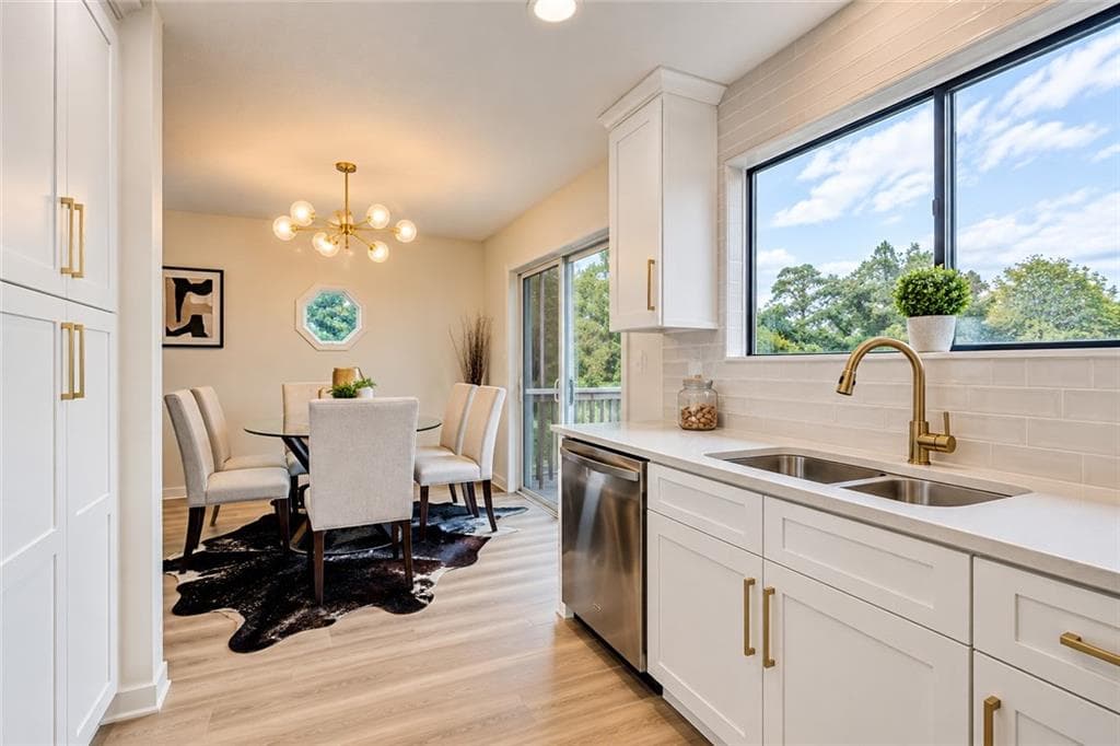 4 bedroom, 2 bathroom, 2,116 sq ft single family residence for sale at 282 Park Ridge Court, Riverdale, GA 30274 — photo 4