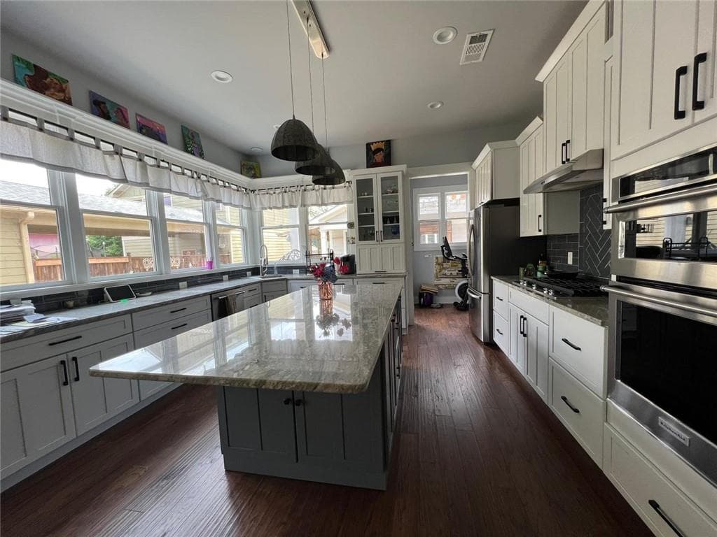 2 bedroom, 3 bathroom, 1,860 sq ft single family residence for rent at 9938 Ashton Old Road, Douglasville, GA 30135 for $2,800 a month — photo 4