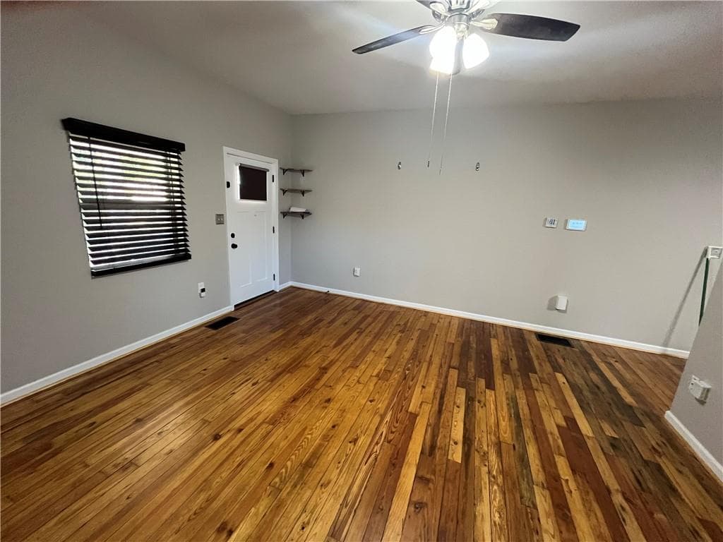 3 bedroom, 3 bathroom, 1,300 sq ft single family residence for sale at 3 Beech Street, Porterdale, GA 30014 — photo 4