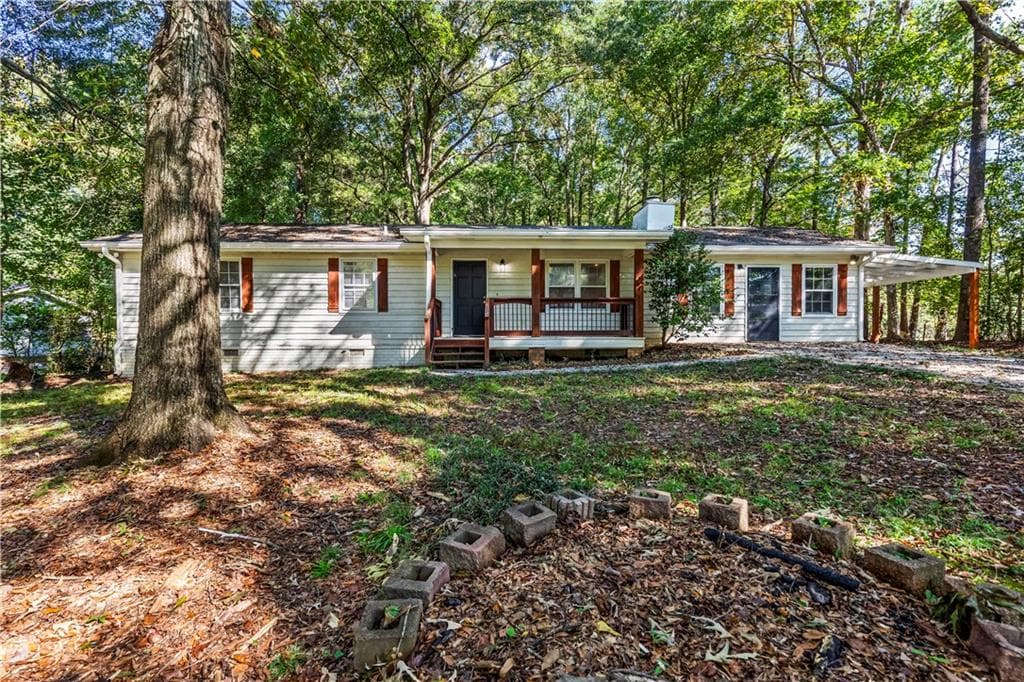 3 bedroom, 2 bathroom, 1,637 sq ft single family residence for rent at 3910 Doe Run Drive, Powder Springs, GA 30127 for $1,750 a month — photo 2
