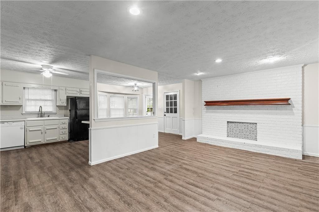3 bedroom, 2 bathroom, 1,637 sq ft single family residence for rent at 3910 Doe Run Drive, Powder Springs, GA 30127 for $1,750 a month — photo 3