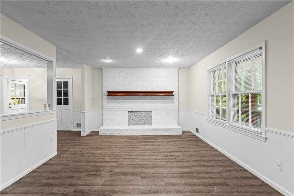 3 bedroom, 2 bathroom, 1,637 sq ft single family residence for rent at 3910 Doe Run Drive, Powder Springs, GA 30127 for $1,750 a month — photo 4