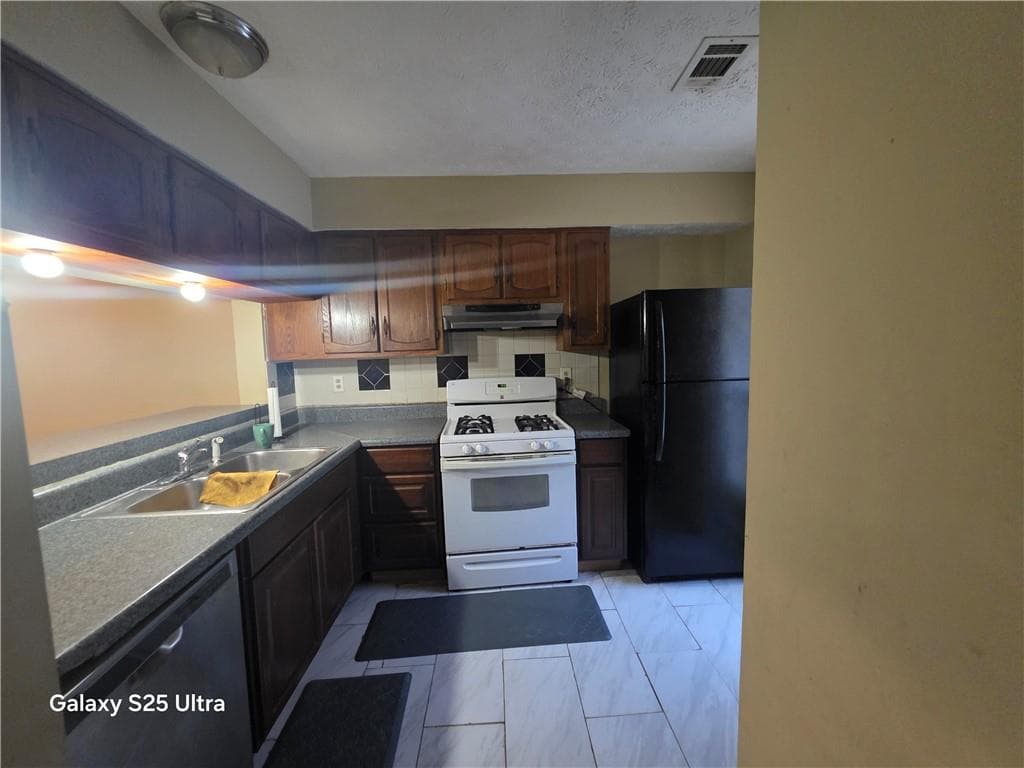 2 bedroom, 3 bathroom, 1,156 sq ft townhouse for rent at 4672 Longman Way, Stone Mountain, GA 30083 for $1,300 a month — photo 8