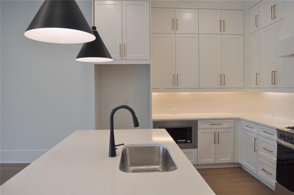 3 bedroom, 5 bathroom, 2,660 sq ft townhouse for sale at 245 White Street, Marietta, GA 30060 — photo 10