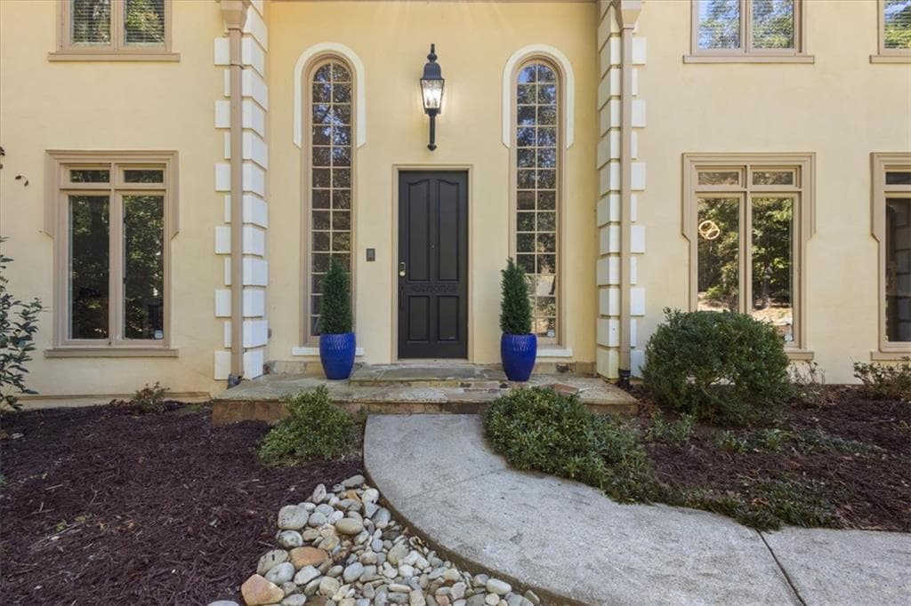5 bedroom, 5 bathroom, 5,888 sq ft single family residence for sale at 120 Stonemist Court, Roswell, GA 30076 — photo 3