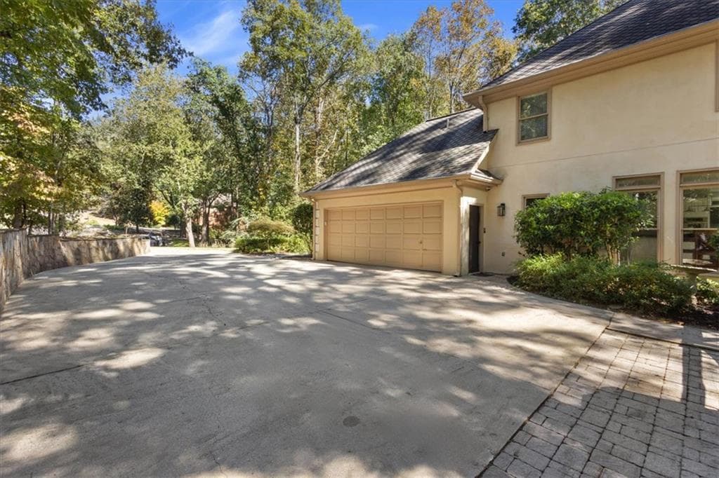 5 bedroom, 5 bathroom, 5,888 sq ft single family residence for sale at 120 Stonemist Court, Roswell, GA 30076 — photo 6