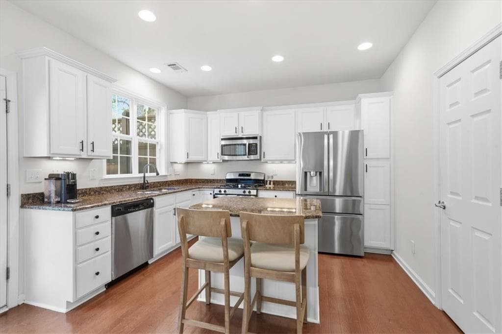 3 bedroom, 4 bathroom, 1,844 sq ft townhouse for sale at 2331 Limehurst Drive, Atlanta, GA 30319 — photo 4