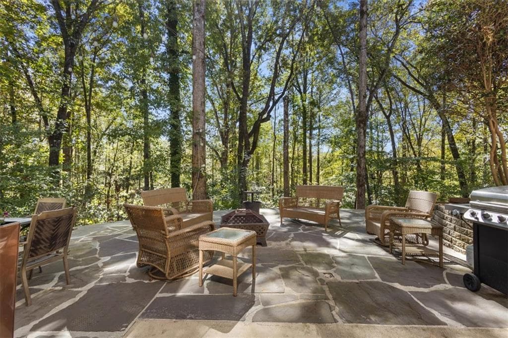 5 bedroom, 5 bathroom, 5,888 sq ft single family residence for sale at 120 Stonemist Court, Roswell, GA 30076 — photo 10