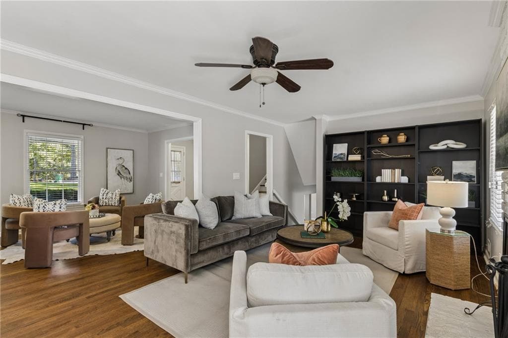 4 bedroom, 3 bathroom, 2,436 sq ft single family residence for sale at 1424 Cedarhurst Drive, Dunwoody, GA 30338 — photo 4
