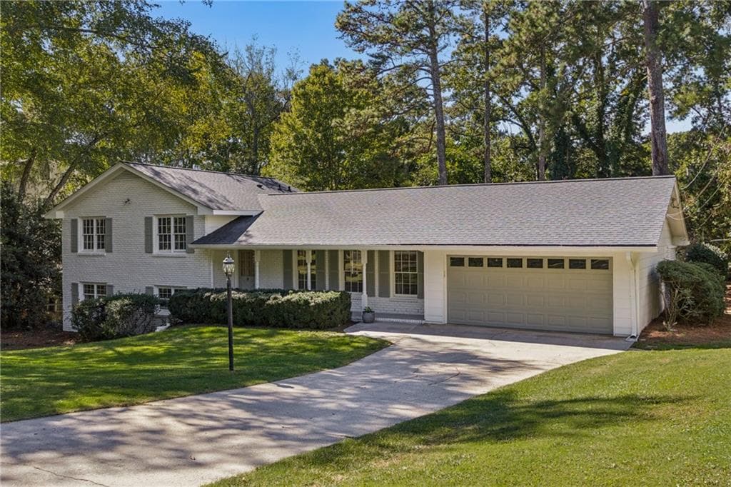 4 bedroom, 3 bathroom, 2,436 sq ft single family residence for sale at 1424 Cedarhurst Drive, Dunwoody, GA 30338 — photo 8