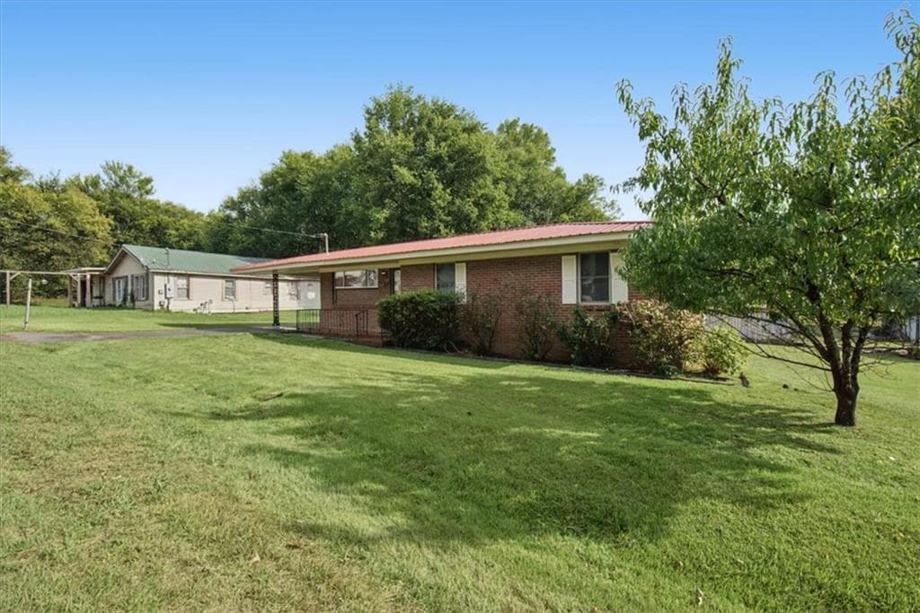 3 bedroom, 1 bathroom, 1,018 sq ft single family residence for sale at 305 Pine Street, Rockmart, GA 30153 — photo 3