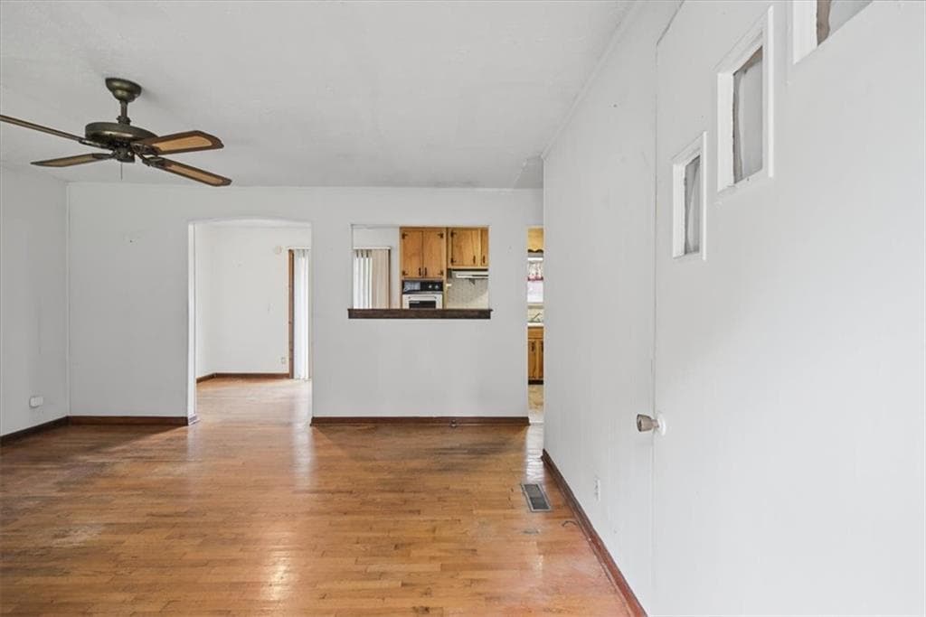 3 bedroom, 1 bathroom, 1,018 sq ft single family residence for sale at 305 Pine Street, Rockmart, GA 30153 — photo 4