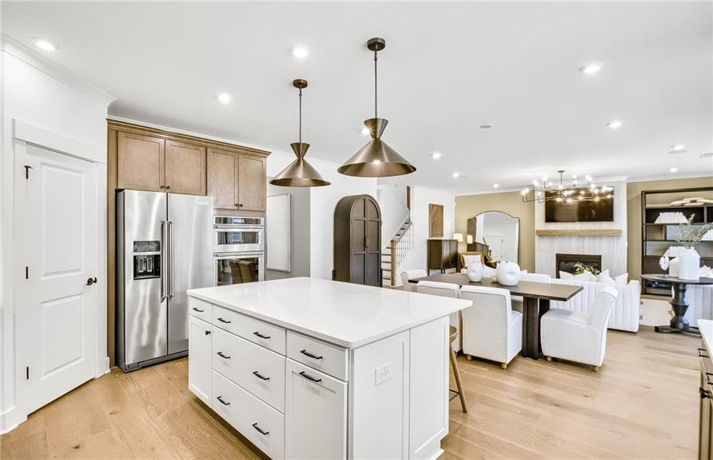 5 bedroom, 5 bathroom, 3,554 sq ft single family residence for sale at 5445 Julep Court, Cumming, GA 30028 — photo 4