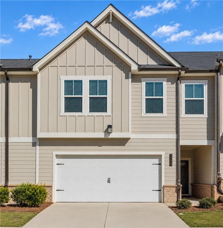 3 bedroom, 3 bathroom, 2,214 sq ft townhouse for sale at 1220 Point Place Drive, Loganville, GA 30052 — photo 1 of 32