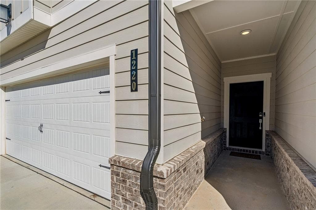 3 bedroom, 3 bathroom, 2,214 sq ft townhouse for sale at 1220 Point Place Drive, Loganville, GA 30052 — photo 7