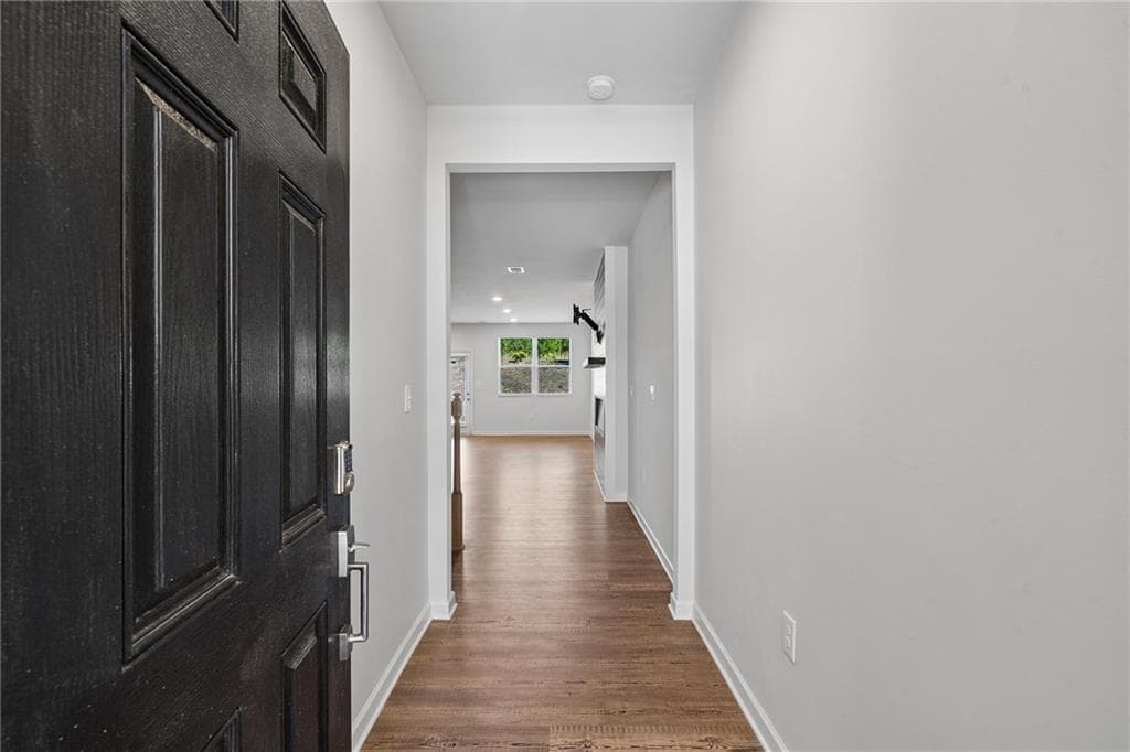 3 bedroom, 3 bathroom, 2,214 sq ft townhouse for sale at 1220 Point Place Drive, Loganville, GA 30052 — photo 8