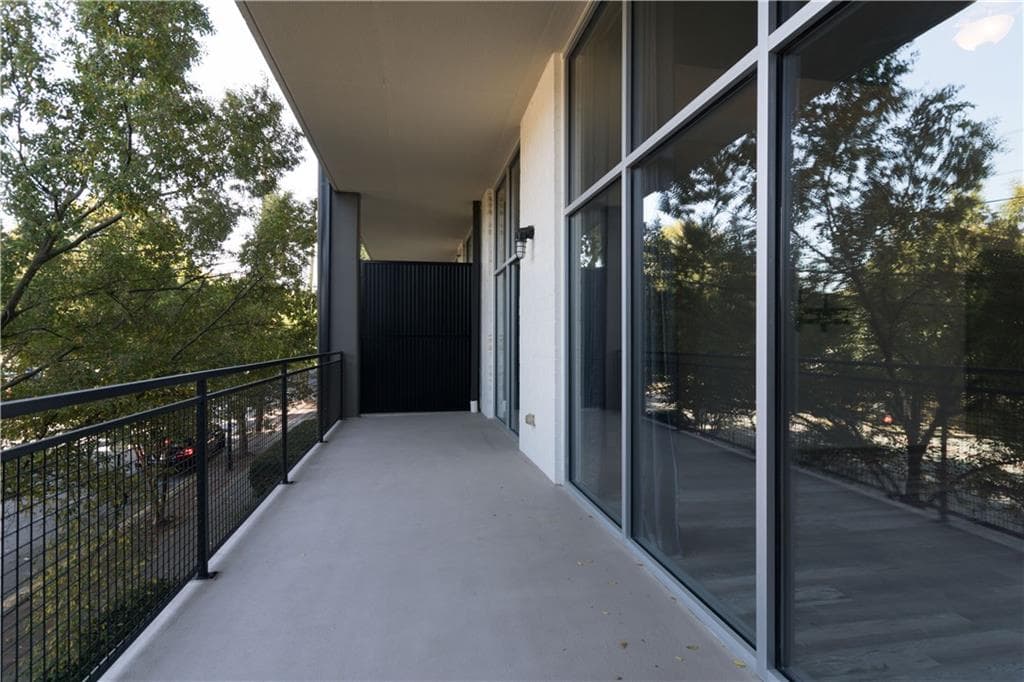 2 bedroom, 2 bathroom, 1,020 sq ft condominium for rent at 3400 Malone Drive 102, Chamblee, GA 30341 for $2,250 a month — photo 3