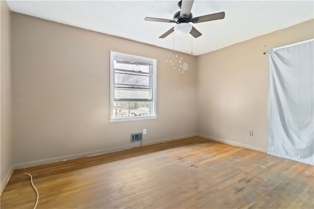 3 bedroom, 1 bathroom, 1,014 sq ft single family residence for sale at 913 Longleaf Drive, Forest Park, GA 30297 — photo 10