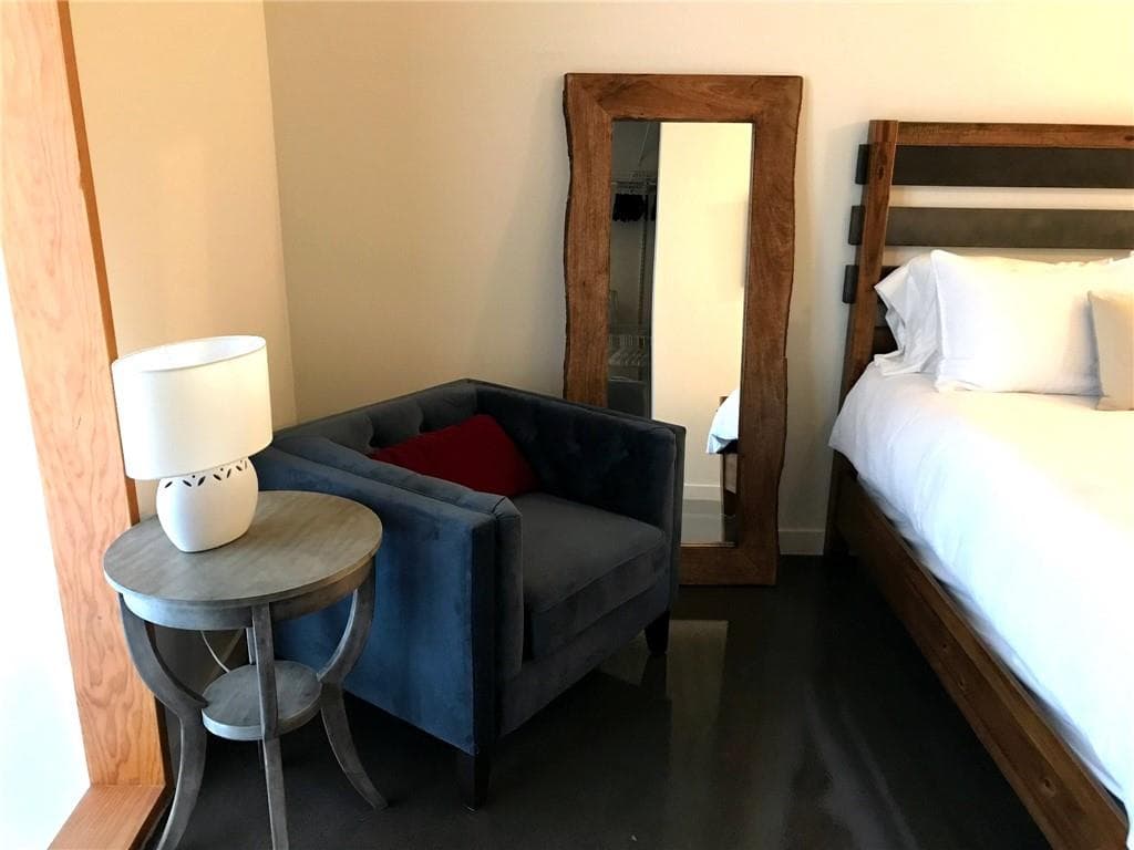 1 bedroom, 1 bathroom, 722 sq ft condominium for rent at 620 Glen Iris Drive 216, Atlanta, GA 30308 for $2,050 a month — photo 3
