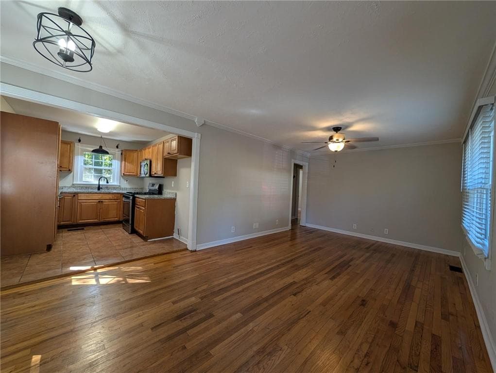 3 bedroom, 1 bathroom, 816 sq ft single family residence for sale at 2063 White Oak Circle, Kennesaw, GA 30144 — photo 4
