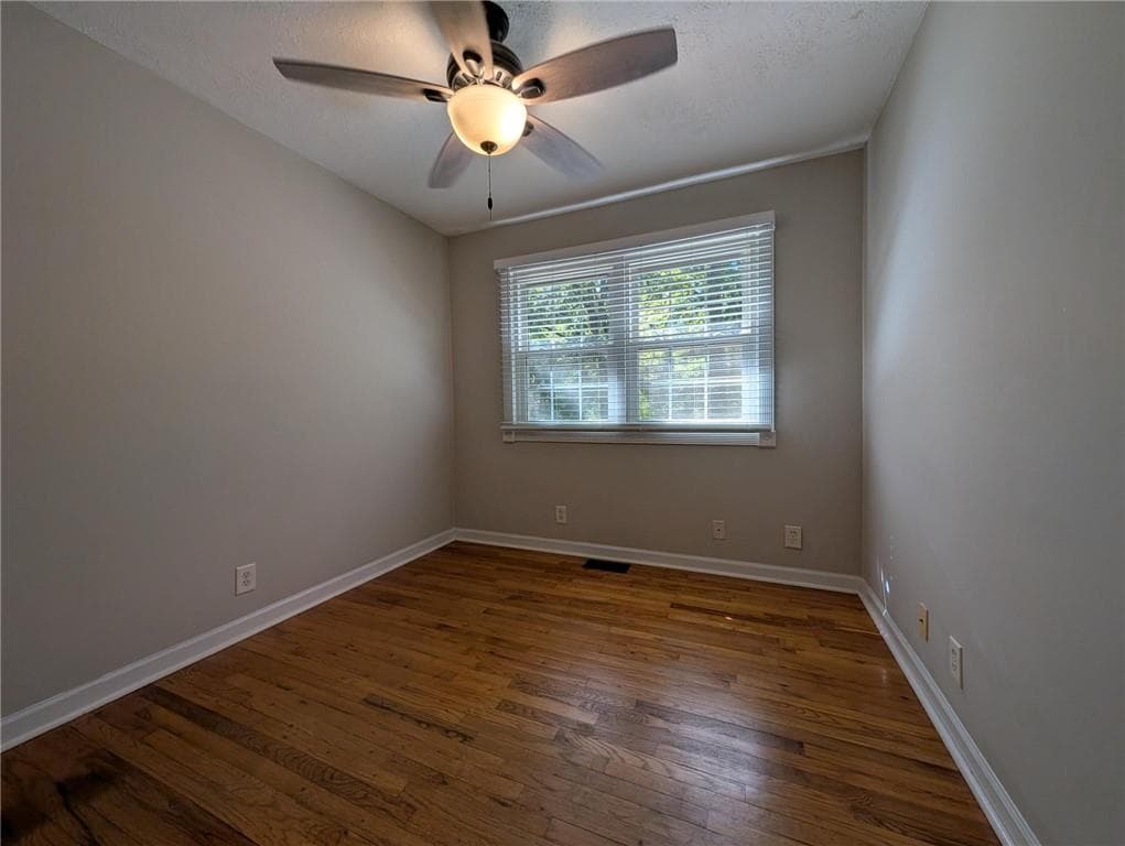 3 bedroom, 1 bathroom, 816 sq ft single family residence for sale at 2063 White Oak Circle, Kennesaw, GA 30144 — photo 10