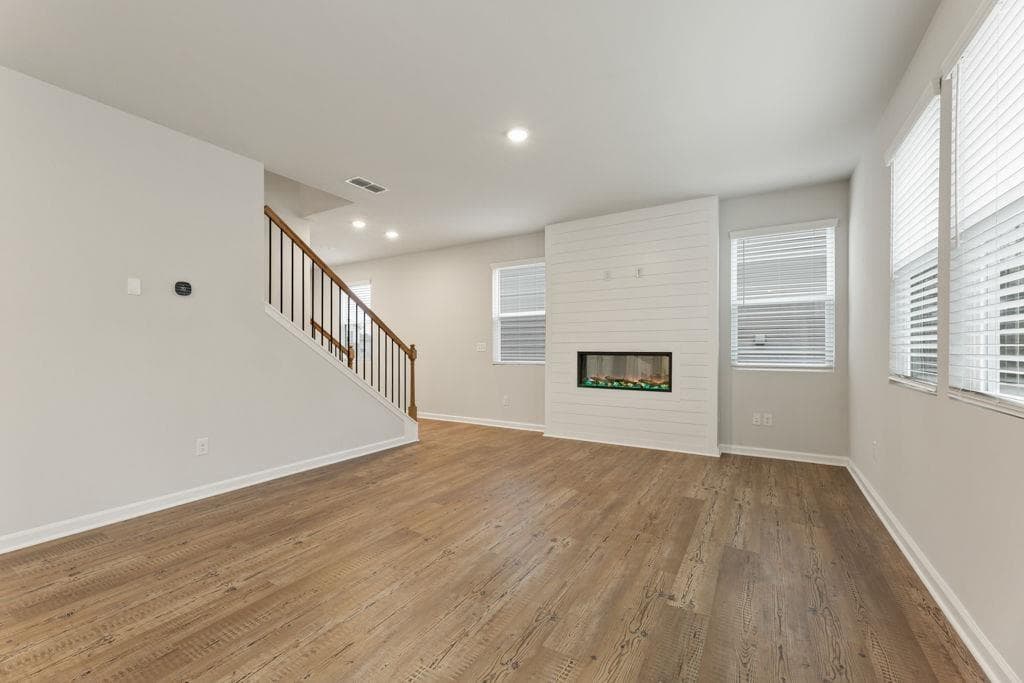 4 bedroom, 3 bathroom, 2,343 sq ft single family residence for sale at 8039 Joyce Way, Fairburn, GA 30213 — photo 4