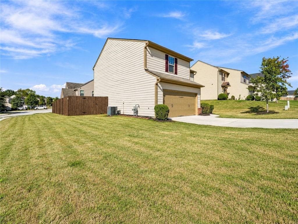 3 bedroom, 3 bathroom, 1,832 sq ft single family residence for sale at 1262 Walnut Creek Circle, Pendergrass, GA 30567 — photo 3