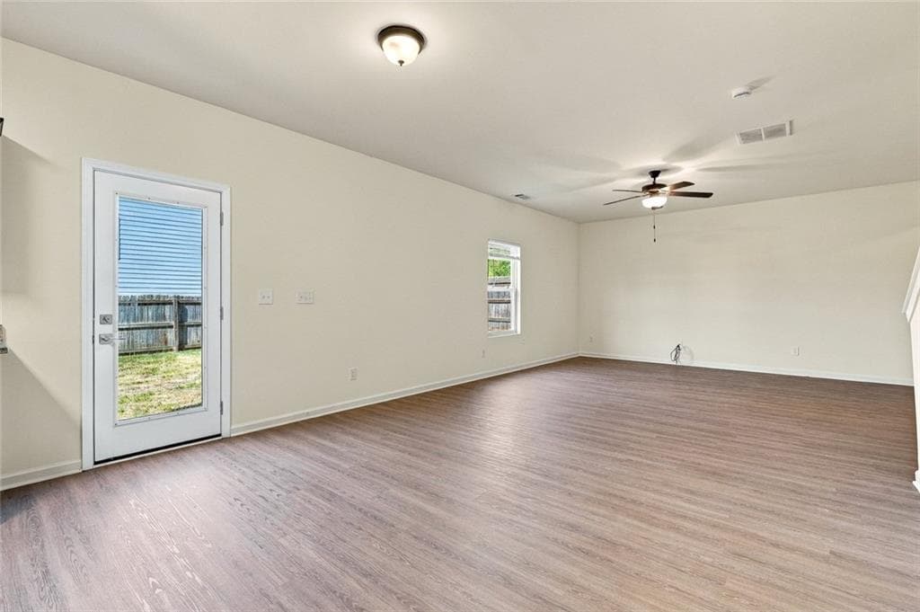 3 bedroom, 3 bathroom, 1,832 sq ft single family residence for sale at 1262 Walnut Creek Circle, Pendergrass, GA 30567 — photo 10