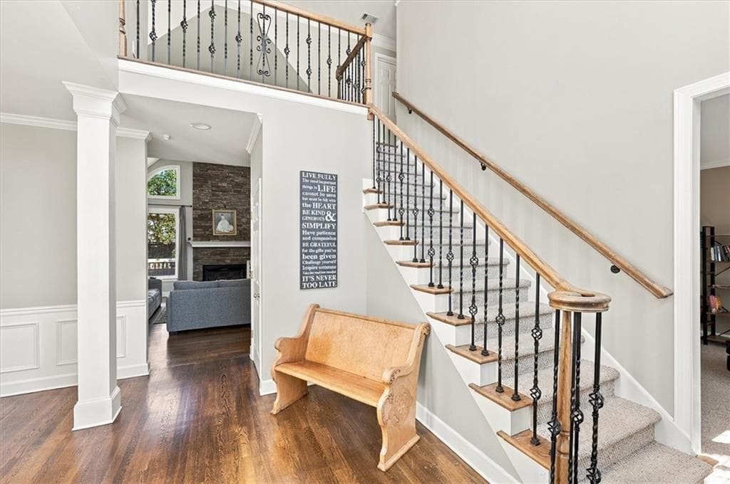 5 bedroom, 4 bathroom, 3,101 sq ft single family residence for sale at 565 Hembree Grove Overlook, Roswell, GA 30076 — photo 4