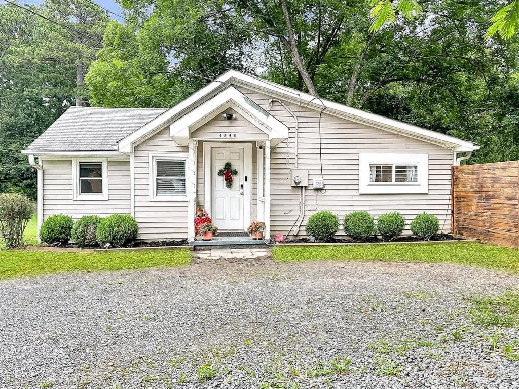 2 bedroom, 2 bathroom, 1,376 sq ft single family residence for sale at 4548 Spring Street Extension, Acworth, GA 30101