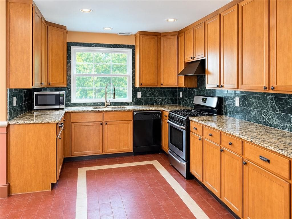 5 bedroom, 3 bathroom, 2,568 sq ft single family residence for sale at 2759 Cedar Tree Lane, Ellenwood, GA 30294 — photo 6