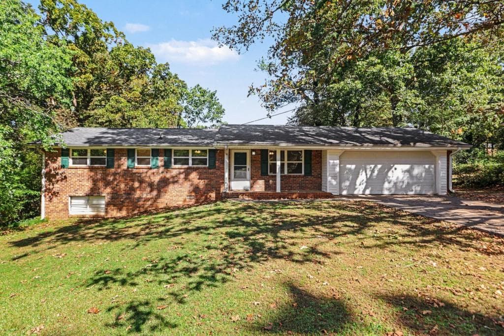 3 bedroom, 2 bathroom, 1,104 sq ft single family residence for sale at 6322 PINE FROST Drive, Douglasville, GA 30135 — photo 1 of 25
