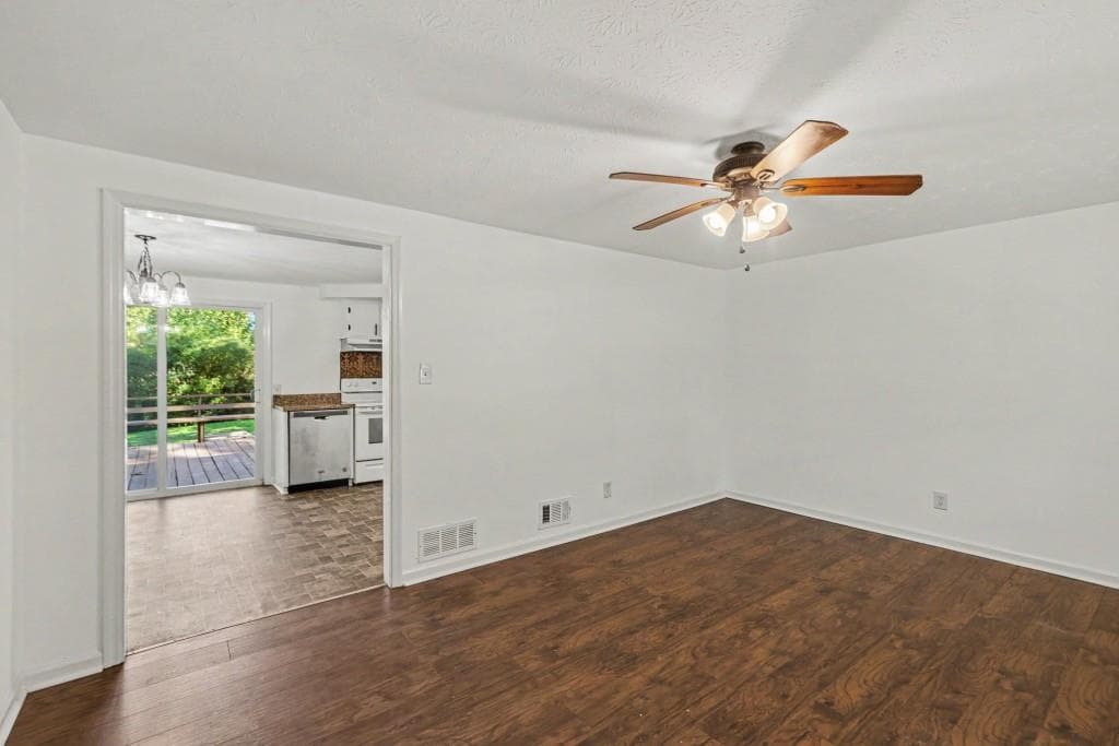3 bedroom, 2 bathroom, 1,104 sq ft single family residence for sale at 6322 PINE FROST Drive, Douglasville, GA 30135 — photo 4