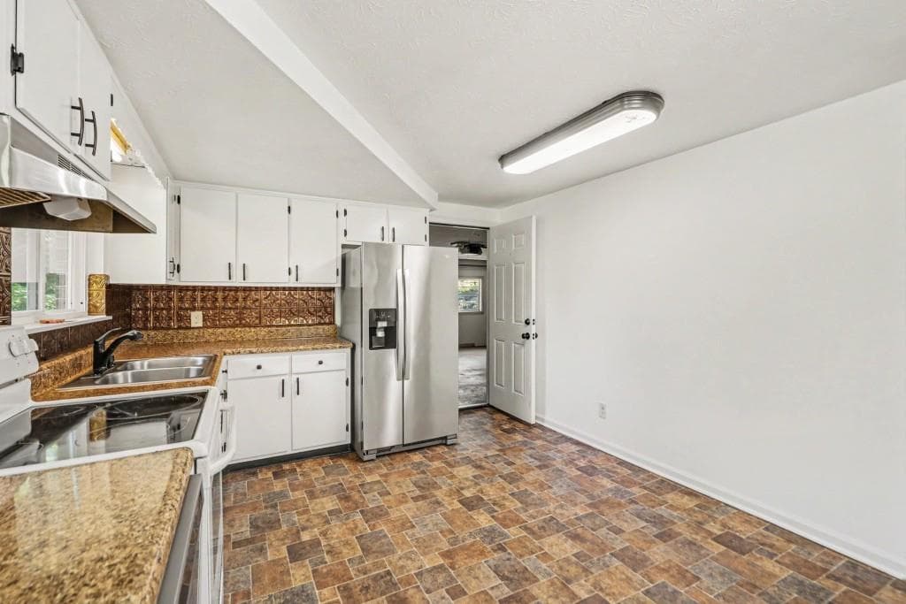 3 bedroom, 2 bathroom, 1,104 sq ft single family residence for sale at 6322 PINE FROST Drive, Douglasville, GA 30135 — photo 7