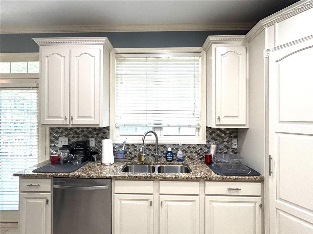 5 bedroom, 4 bathroom, 3,207 sq ft single family residence for sale at 3351 Branch Valley Trl, Conyers, GA 30094 — photo 5