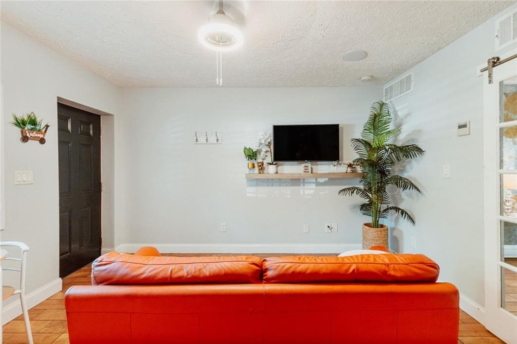 duplex for sale at 360 Ralph David Abernathy Boulevard, Atlanta, GA 30312 — photo 6